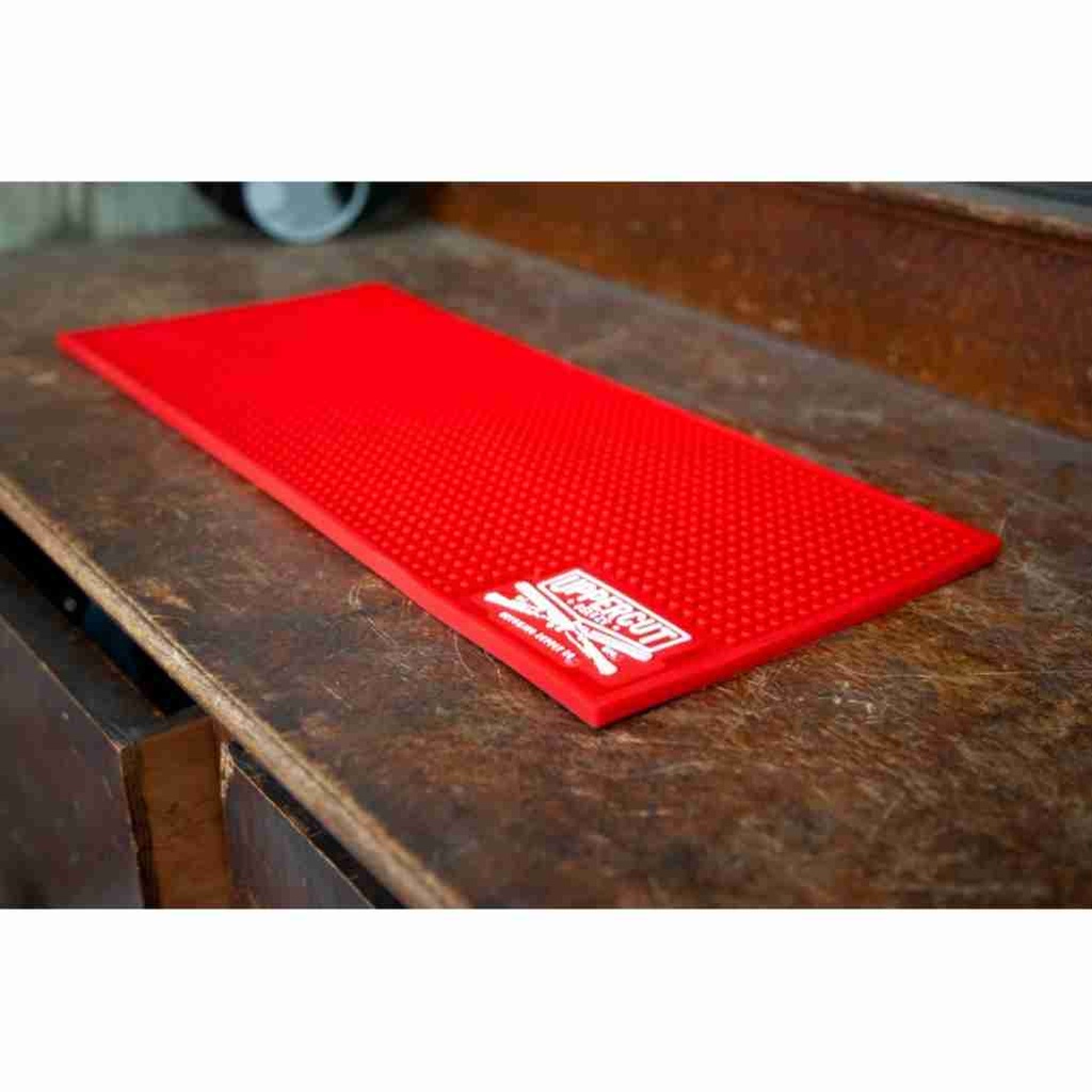 UPPERCUT DELUXE Barber mat rouge